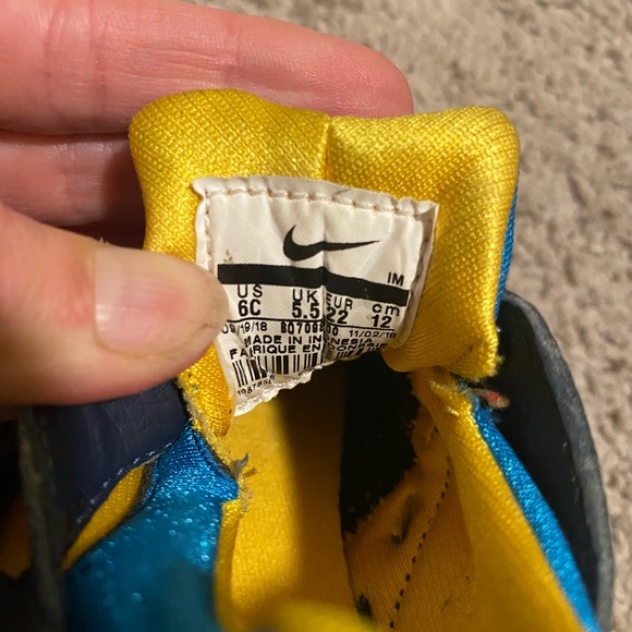 Toddler Nike Sneaker - Picture 1 of 4